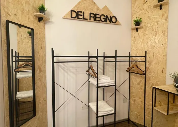 Del Regno Holiday House